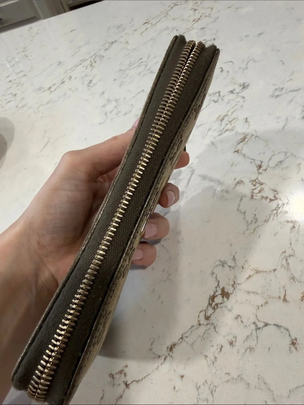 Gucci Brown GG Supreme Zip-Around Wallet - Picture 5 of 12